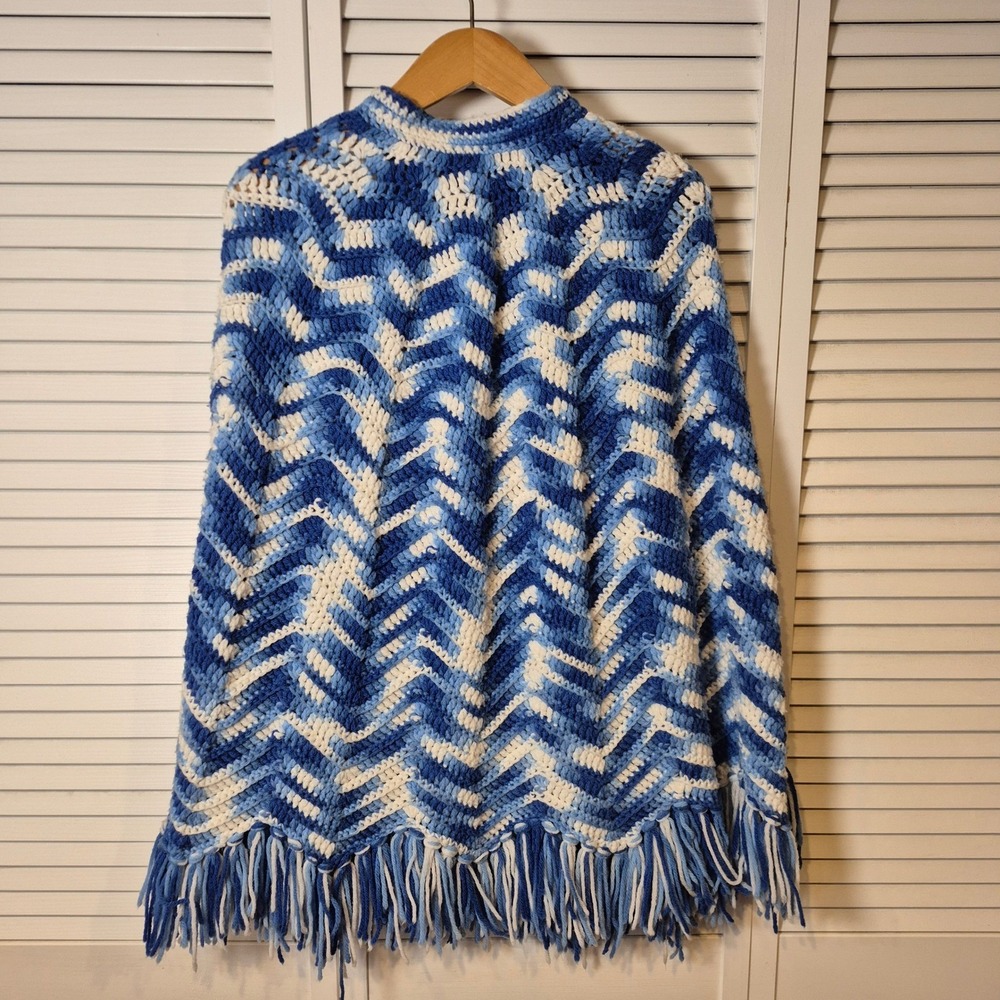 Vtg 70s 80s‎ Crochet Poncho Blue White Chevron Fringe Handmade Boho Hippie Cape - Picture 7 of 11